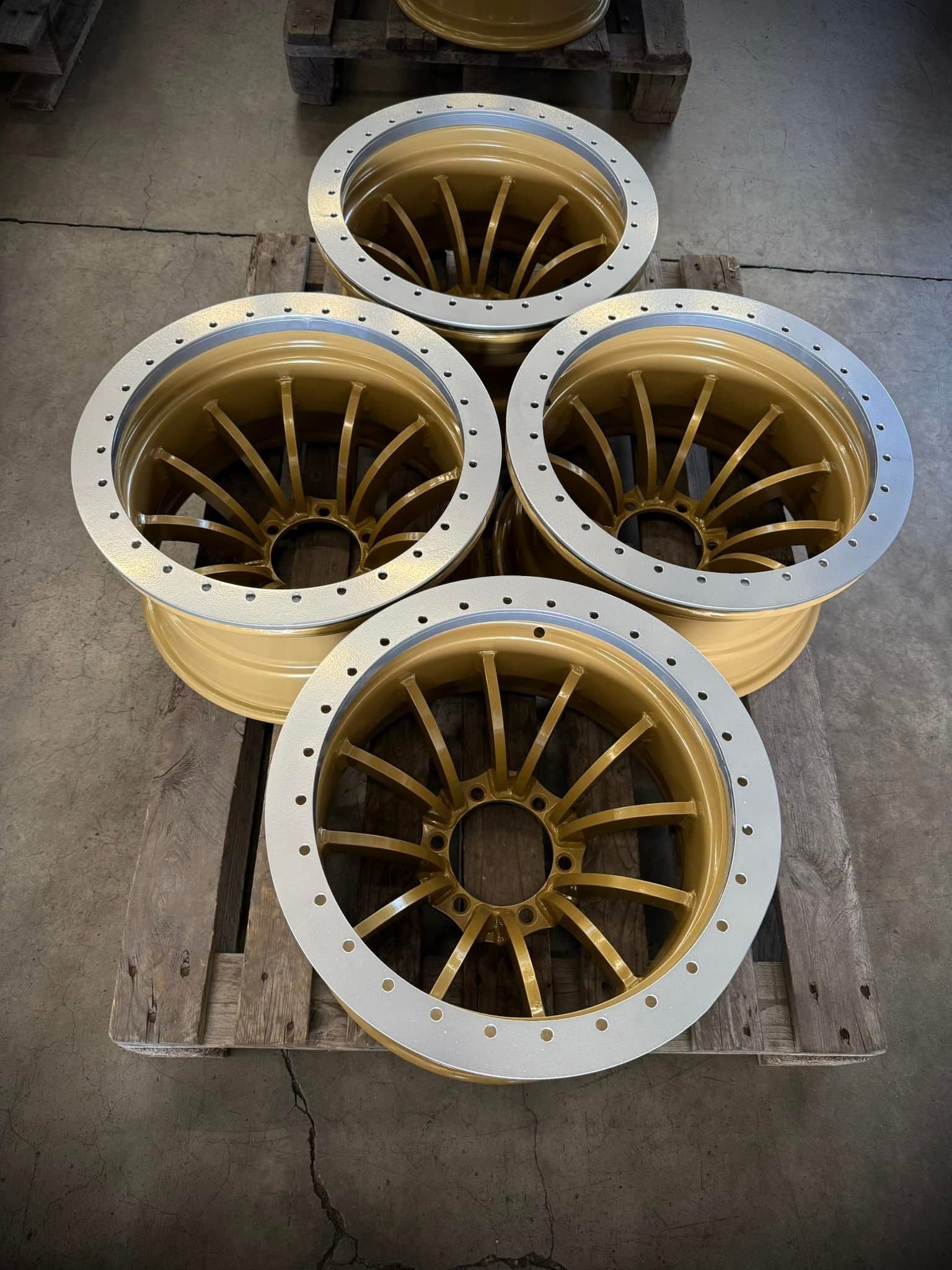 Quarter - 15x8-45 (Con Beadlock) - 6x139.7