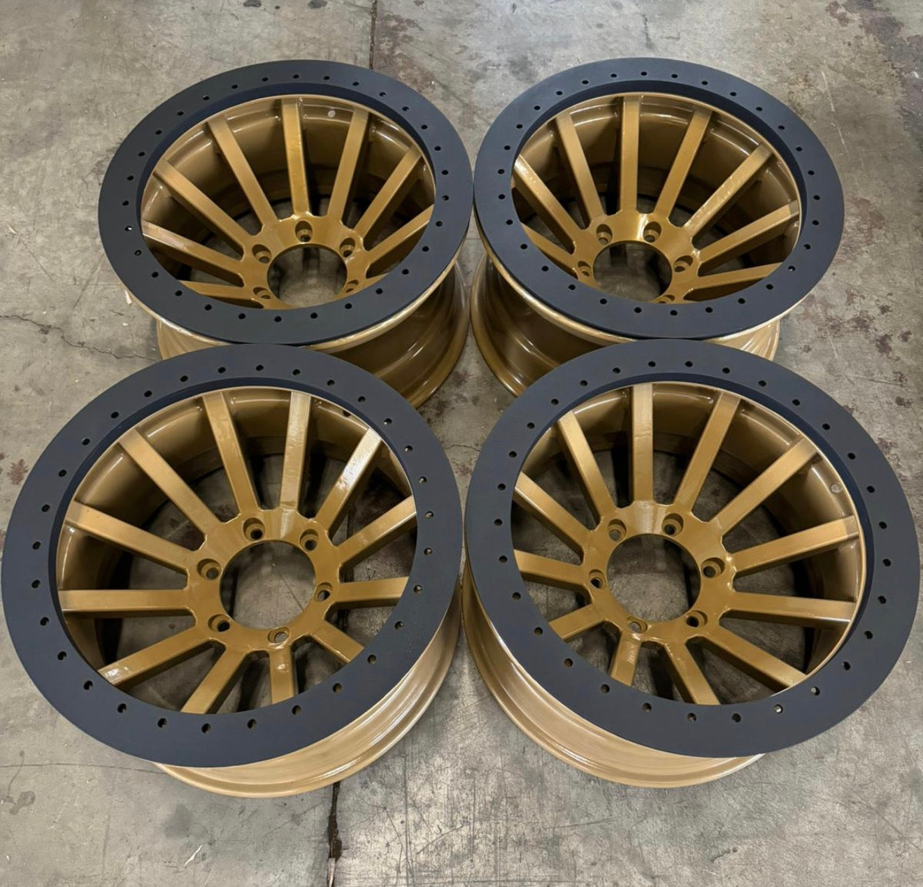 Quarab Élite- 17x8-45 (Con Beadlock) - 6x139.7